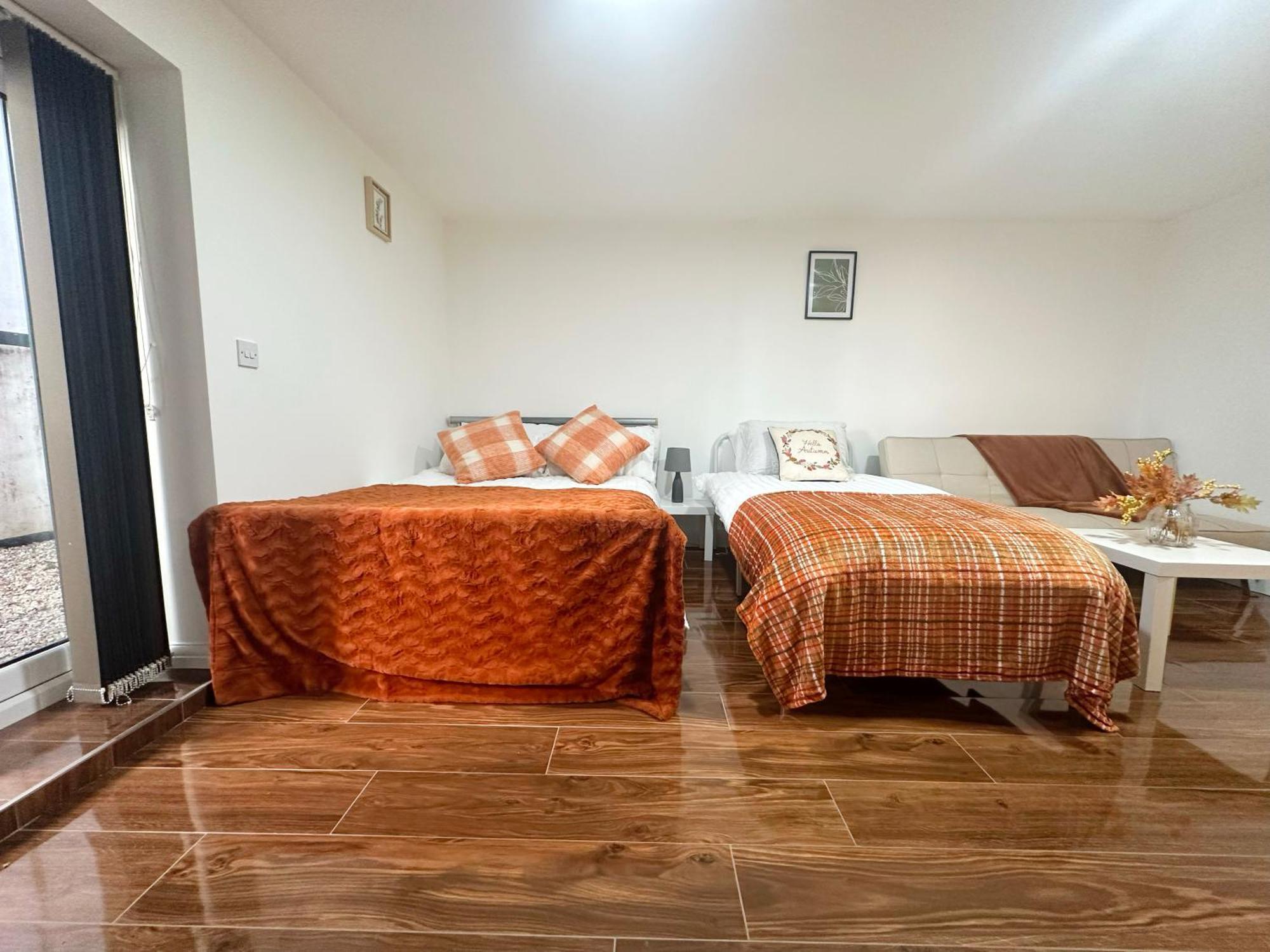 Juniper Alexandra Palace Serviced Apartments, By Edens Apartment London