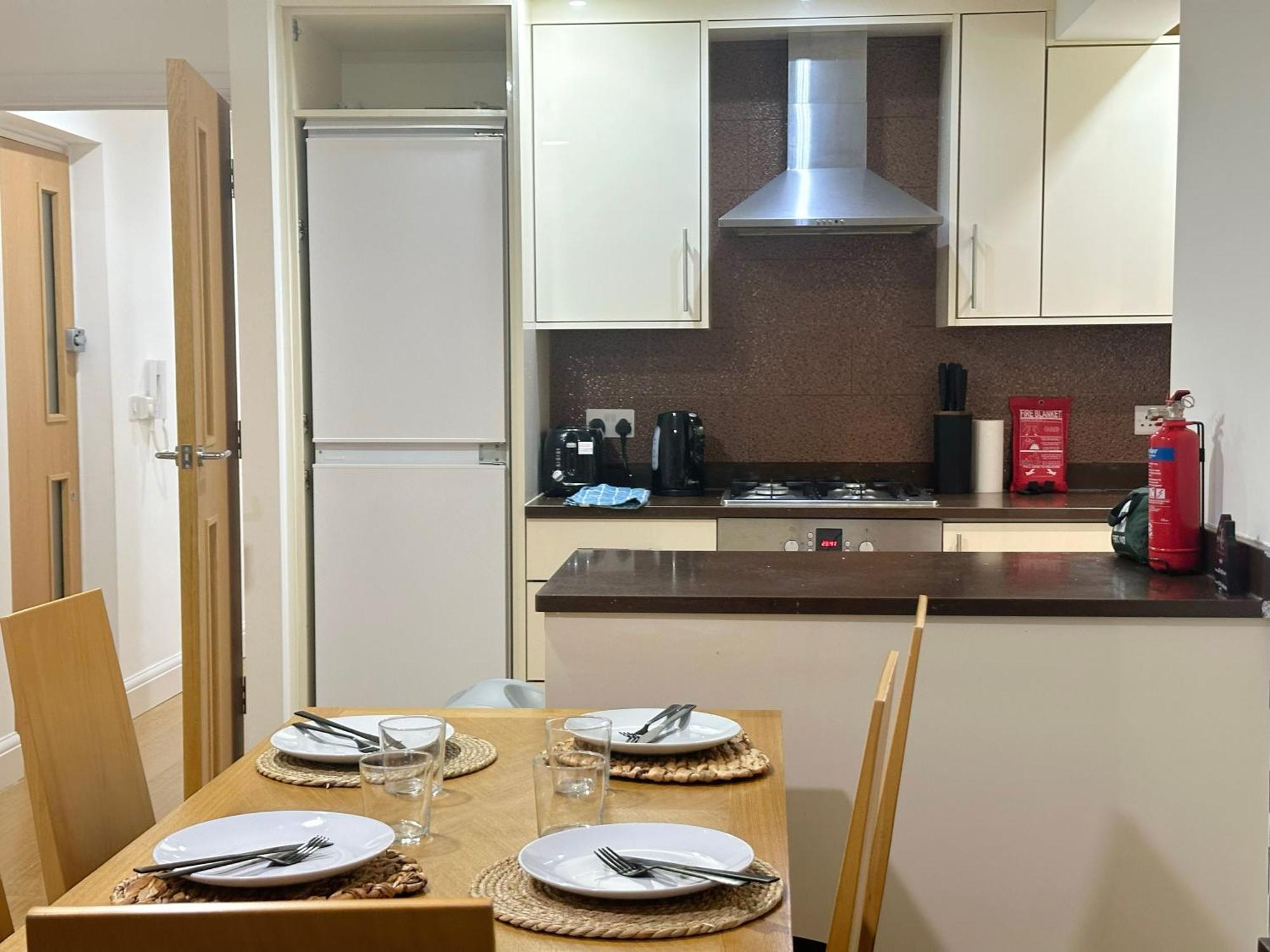 Juniper Alexandra Palace Serviced Apartments, By Edens Apartment *